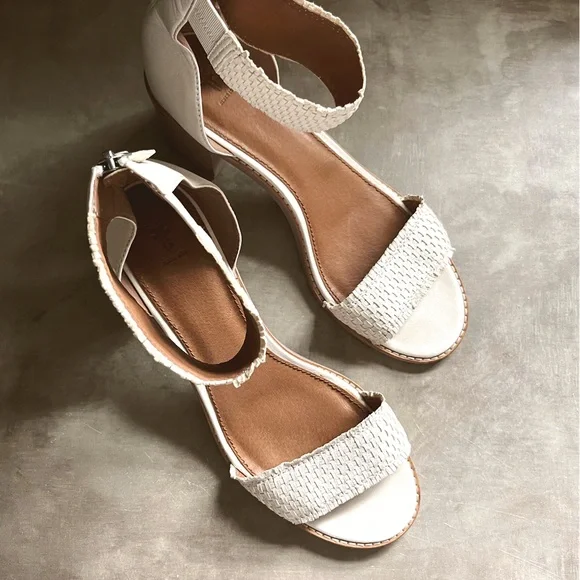 Frye Bianca Woven Back Zip Heeled Sandal Ivory Off White Size 9.5 - Picture 3 of 14
